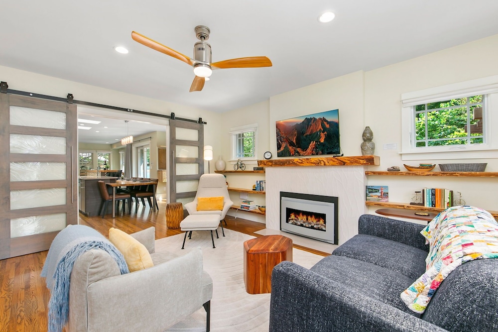 House, Multiple Beds, Patio, Garden View (500 Maple Street)