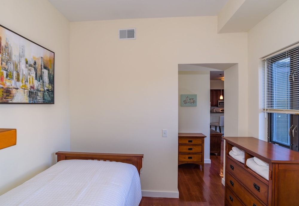 Luxury Apartment, 3 Bedrooms, Patio photo 1