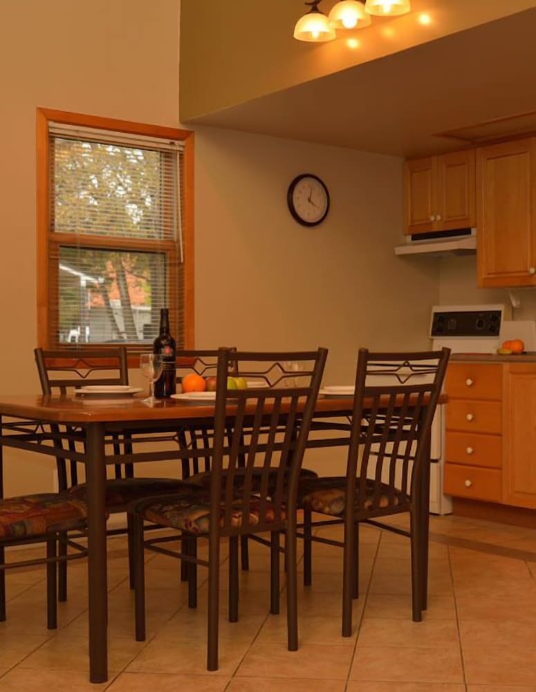 Classic Cottage, 2 Bedrooms, Mezzanine photo 2