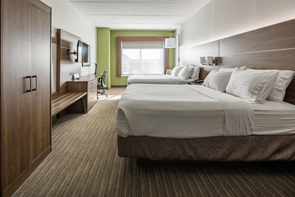 Standard Room, 2 Queen Beds - Photo 2