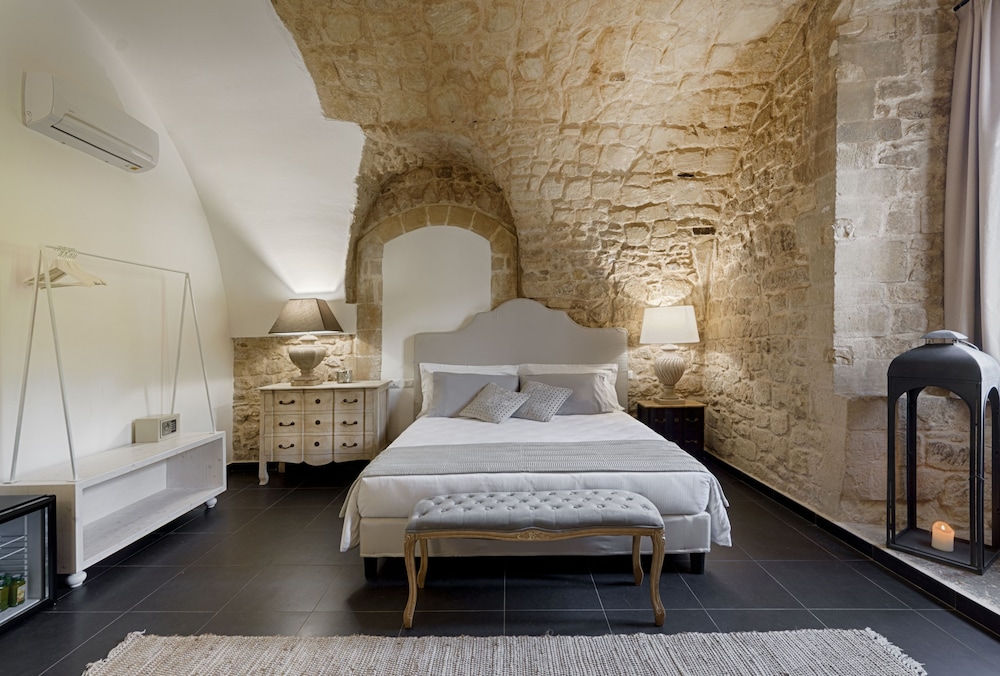 Superior Quadruple Room, City View
