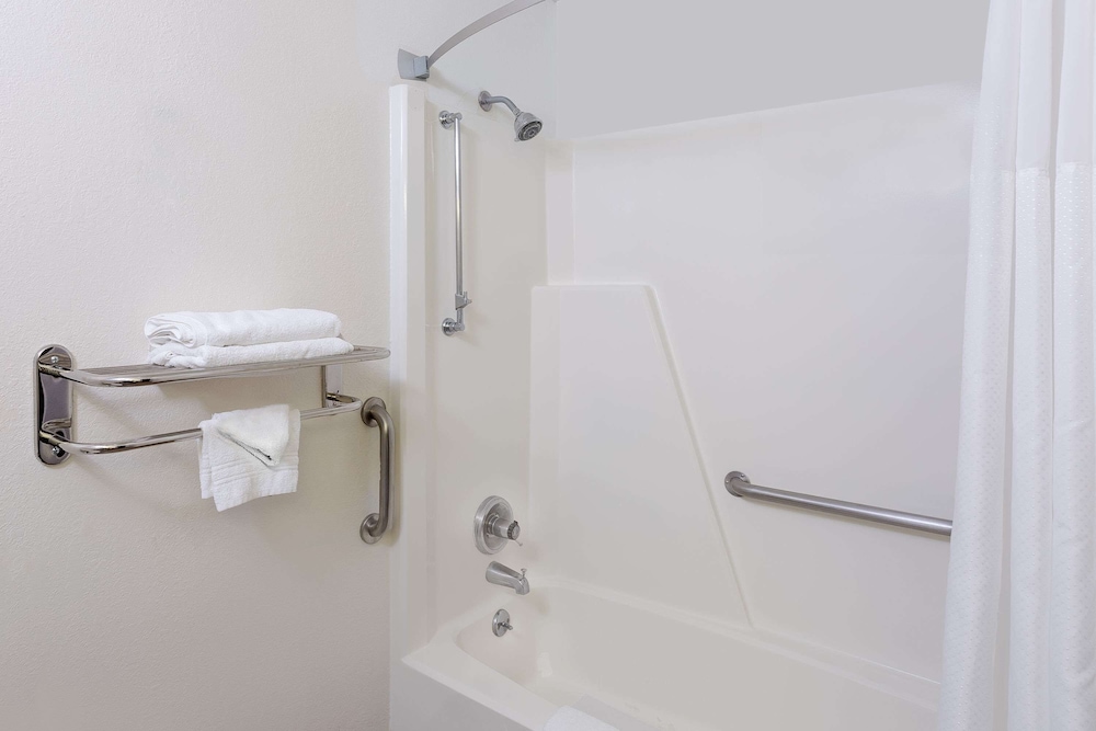 Room, Accessible photo 3