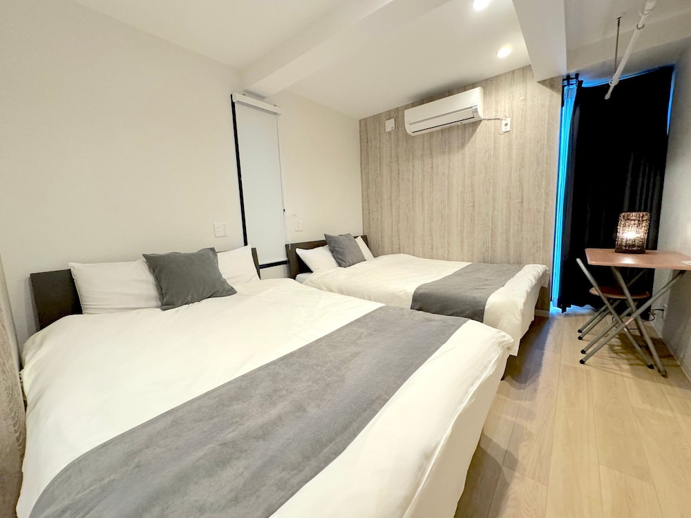 [Max 10 guest] 3LDK 70sqm 6beds, 5 min to nearby station (Shinjuku East 202)