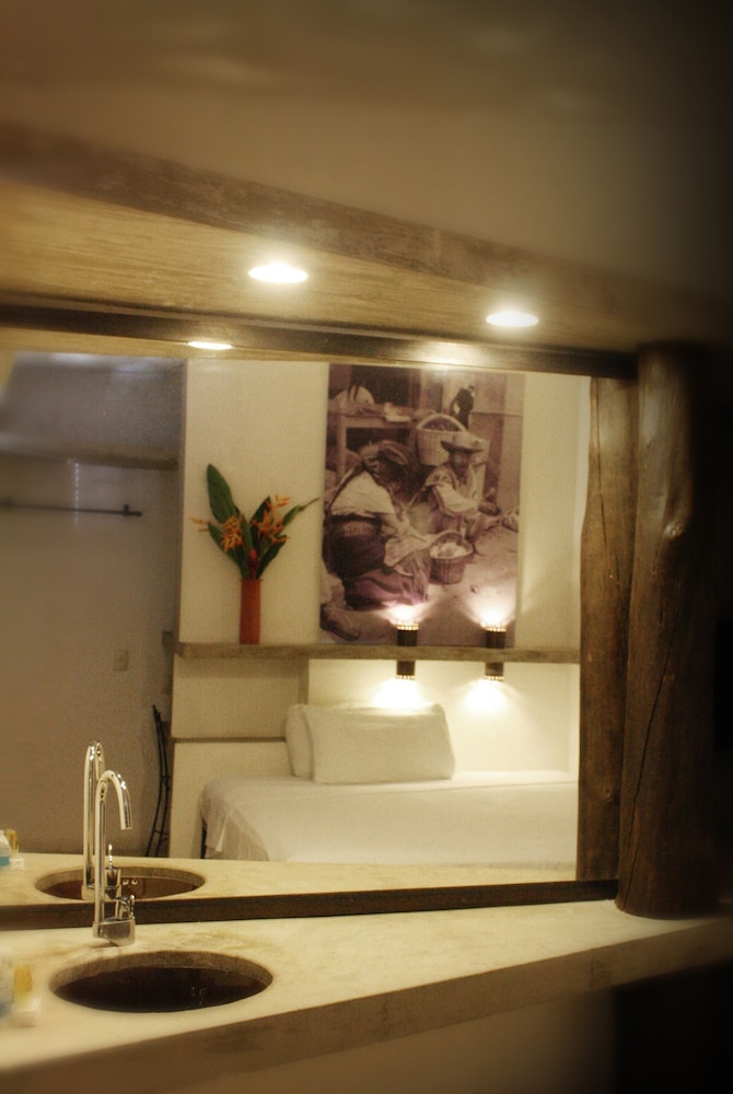 Room, 1 King Bed photo 2