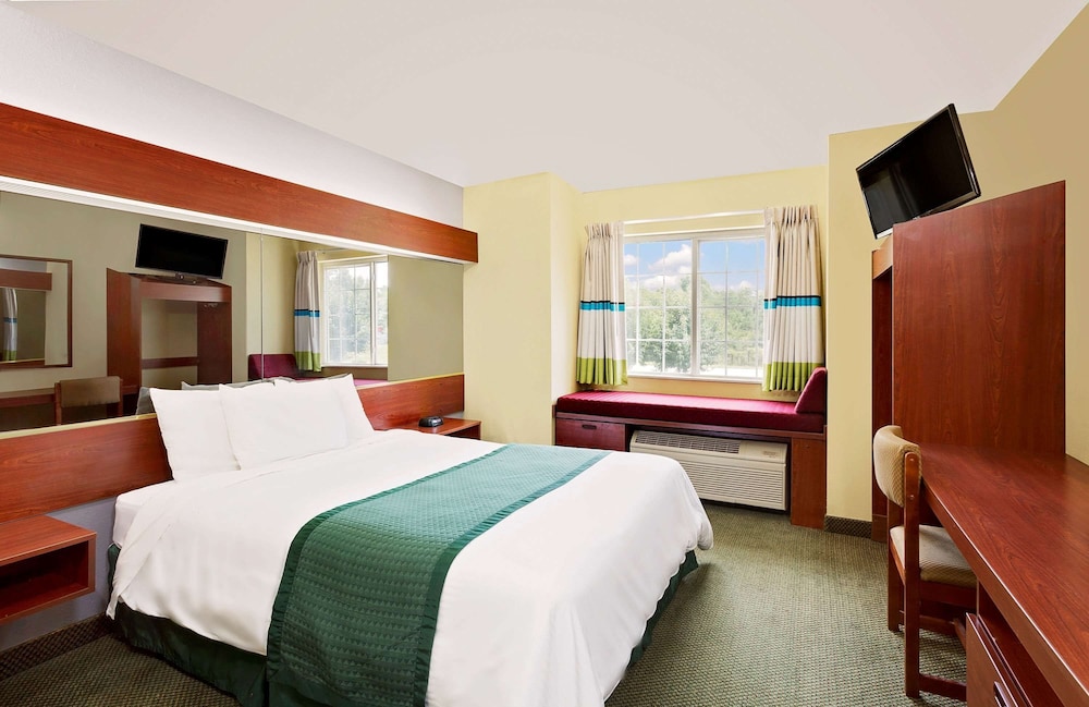Studio Suite, 1 Queen Bed, Accessible, Non Smoking (Mobility) - Photo 1