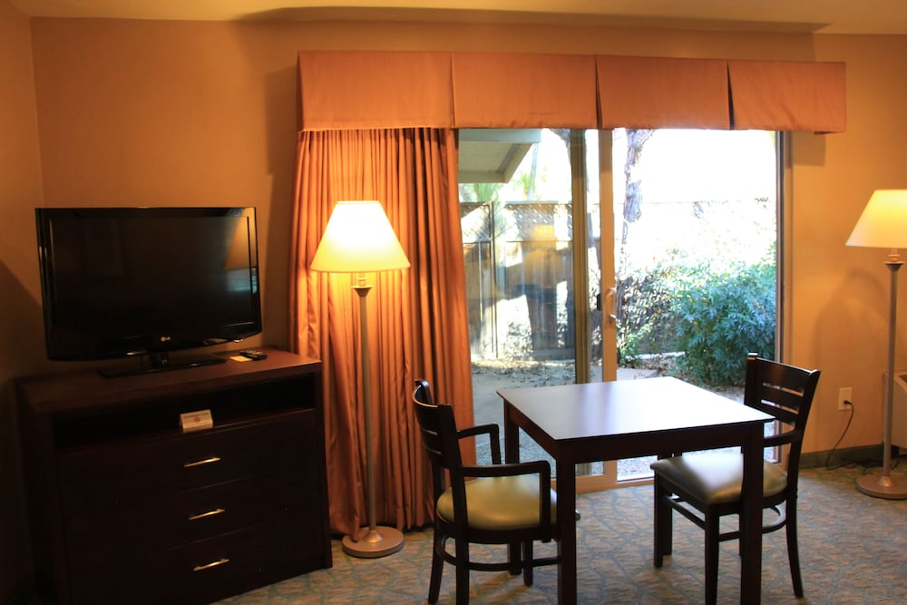 Inn: 1 King Bed & Sofa Bed photo 1
