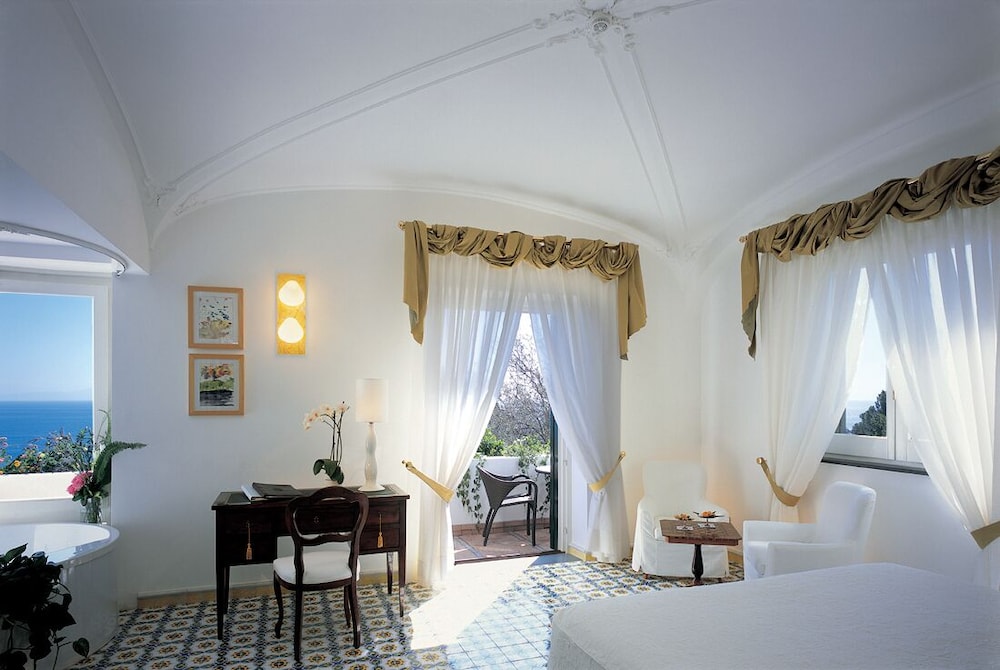Deluxe Double Room - Photo 1