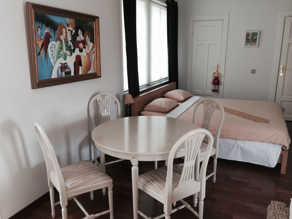 Signature Studio, 1 Bedroom, Partial Lake View, Mountainside photo 2