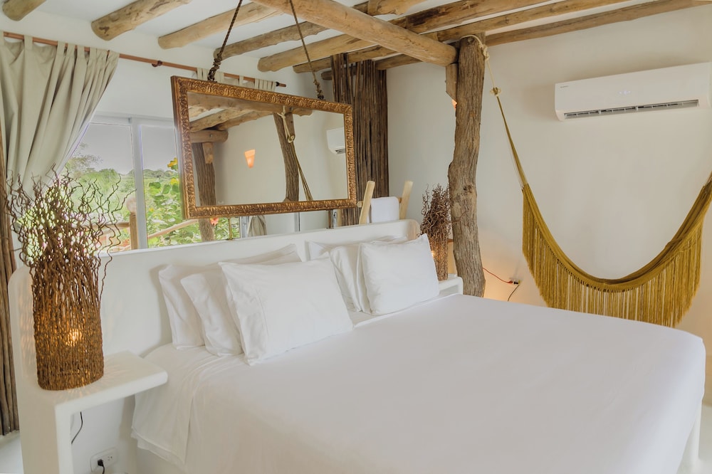 Deluxe Suite, Multiple Beds, Balcony, Sea View photo 1