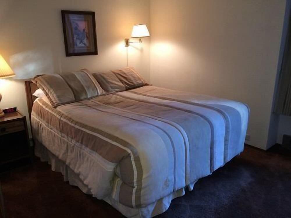 2-Bedroom Condo Near Center of Town photo 1