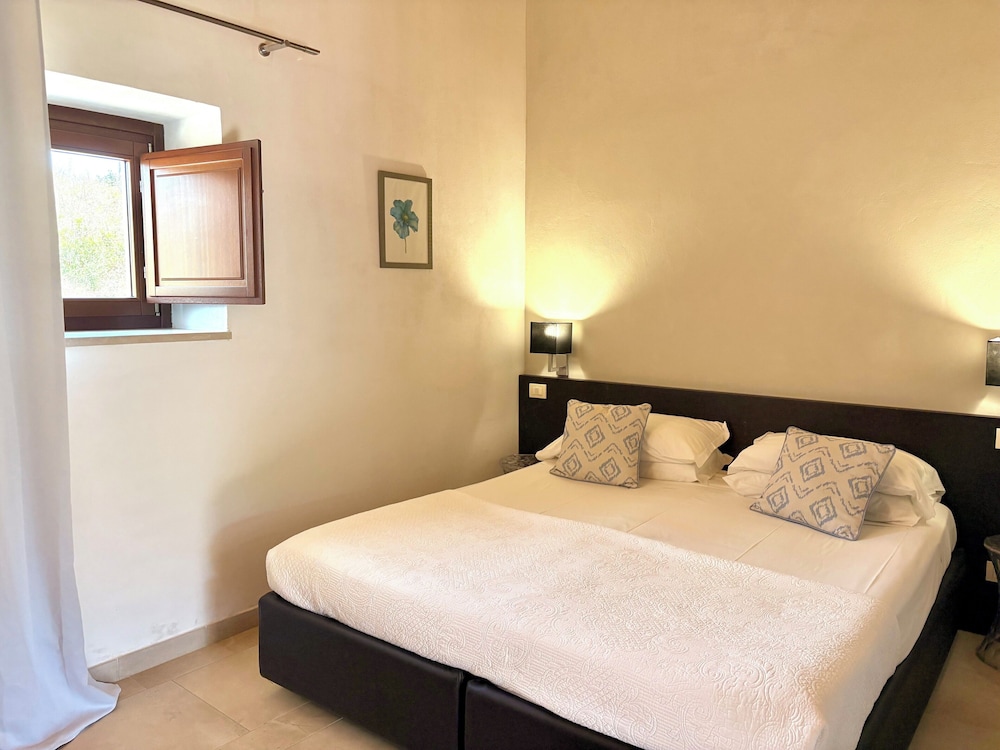 Standard Studio, 1 Double or 2 Twin Beds, Kitchenette, Garden View photo 2