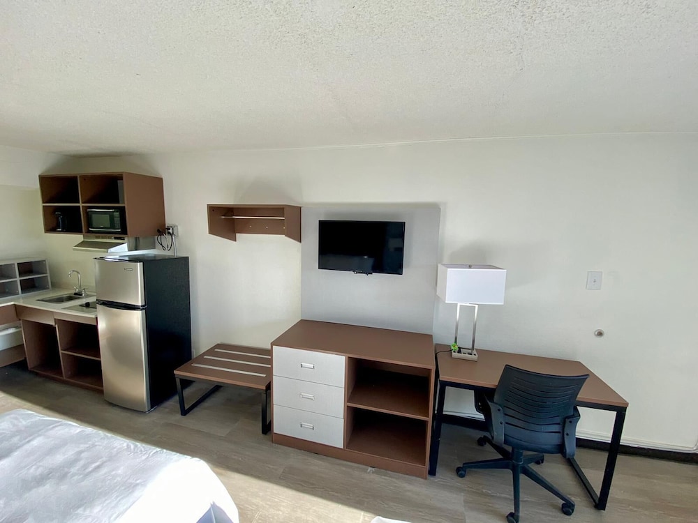 Standard Studio, 2 Double Beds - Photo 7