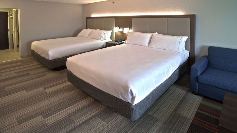Standard Room, Multiple Beds photo 1