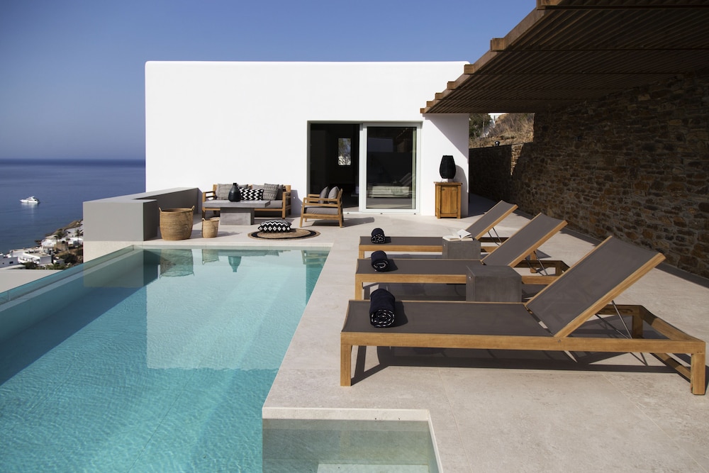 Design Suite, Private Pool, Sea View photo 3