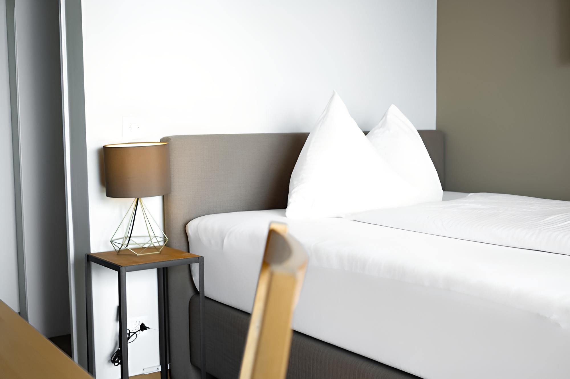 Basic Single Room, 1 Twin Bed, Non Smoking, City View photo 1