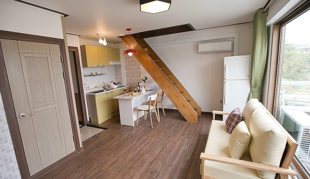 Duplex (302) photo 2
