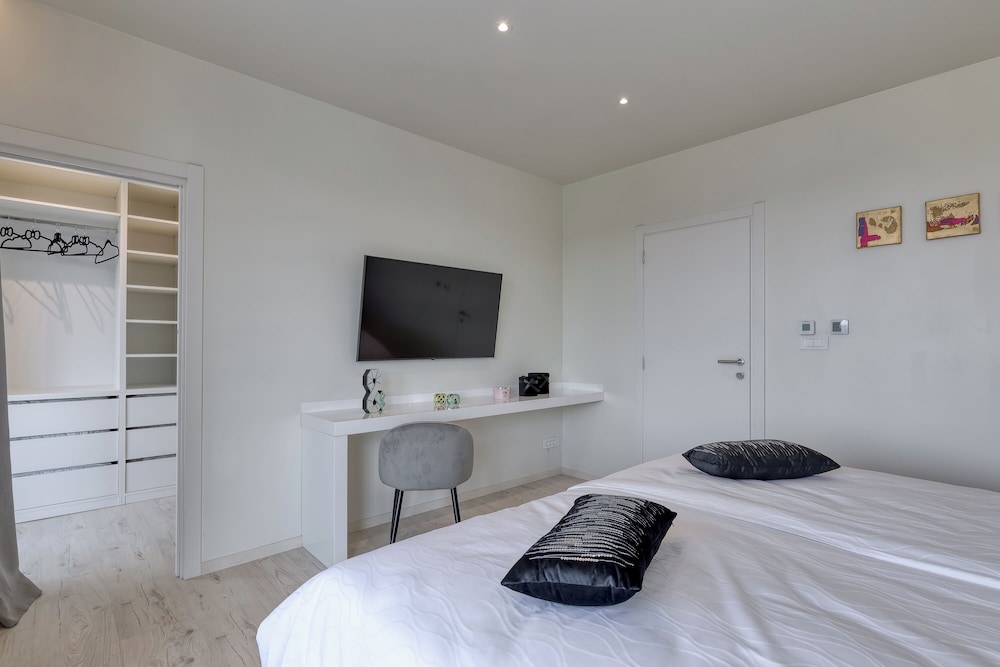 Family Villa, Multiple Bedrooms (Luxury Villa Sonia With Wellness &) photo 3