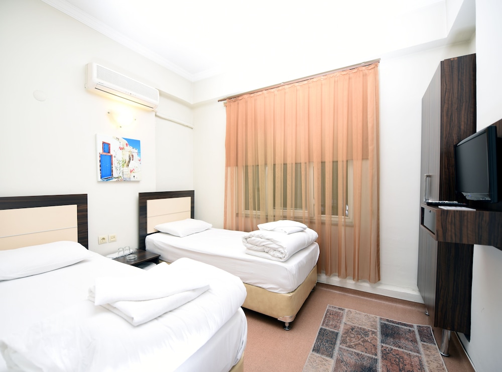 Basic Twin Room photo 1