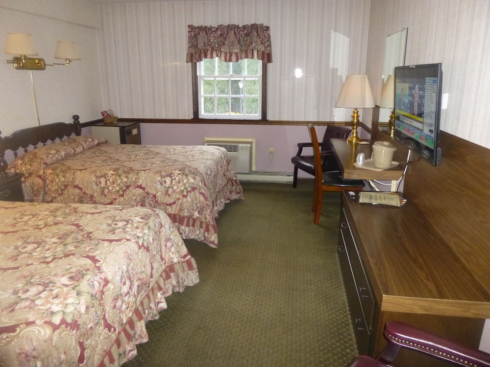 Standard Room, 2 Double Beds, 2nd Floor photo 1