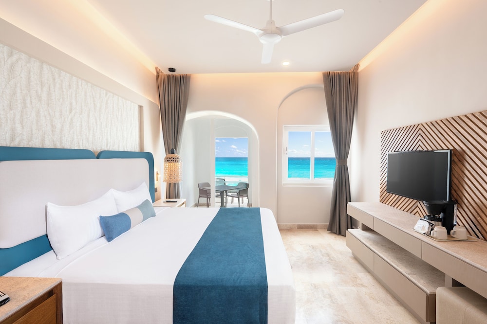 Beachfront Room with Plunge Pool - Photo 1