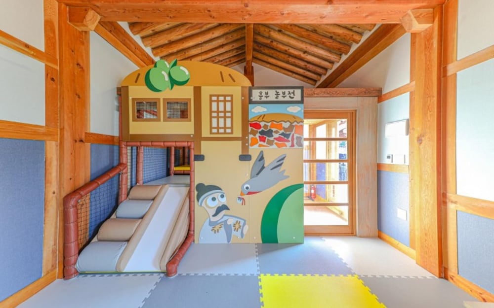 Room (Maru One(Warm Water Pool/Hanok/Kids P)