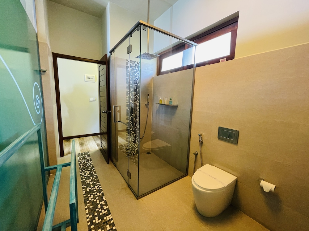 Premium Suite, 1 King Bed, Accessible, Ocean View photo 3