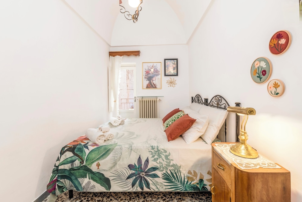 House, 2 Bedrooms, Smoking, Balcony