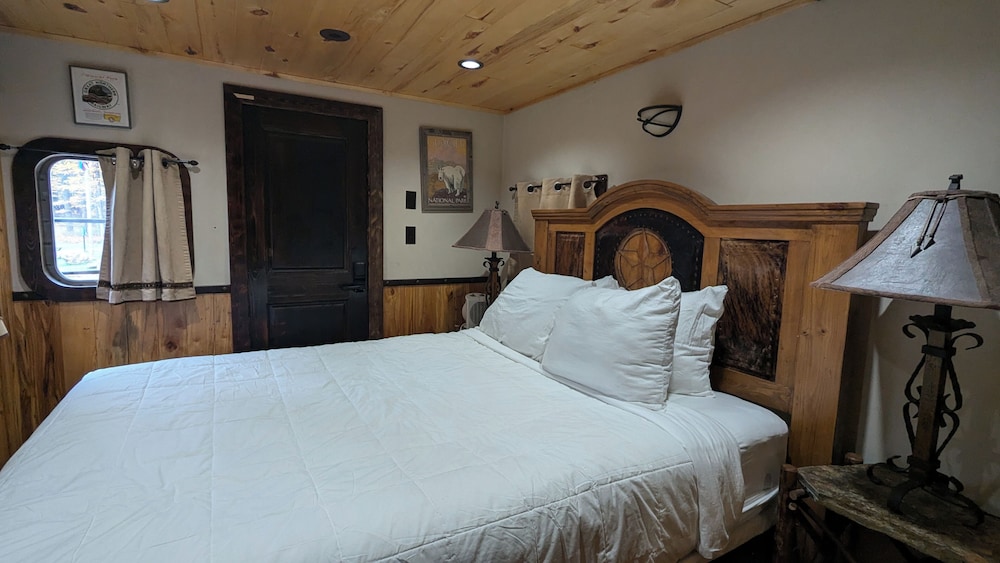Deluxe Room, Multiple Beds photo 1