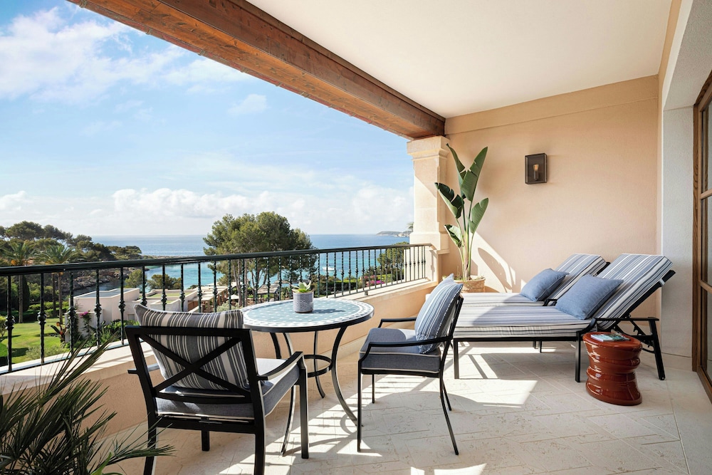 Grand Suite, 1 King Bed, Balcony