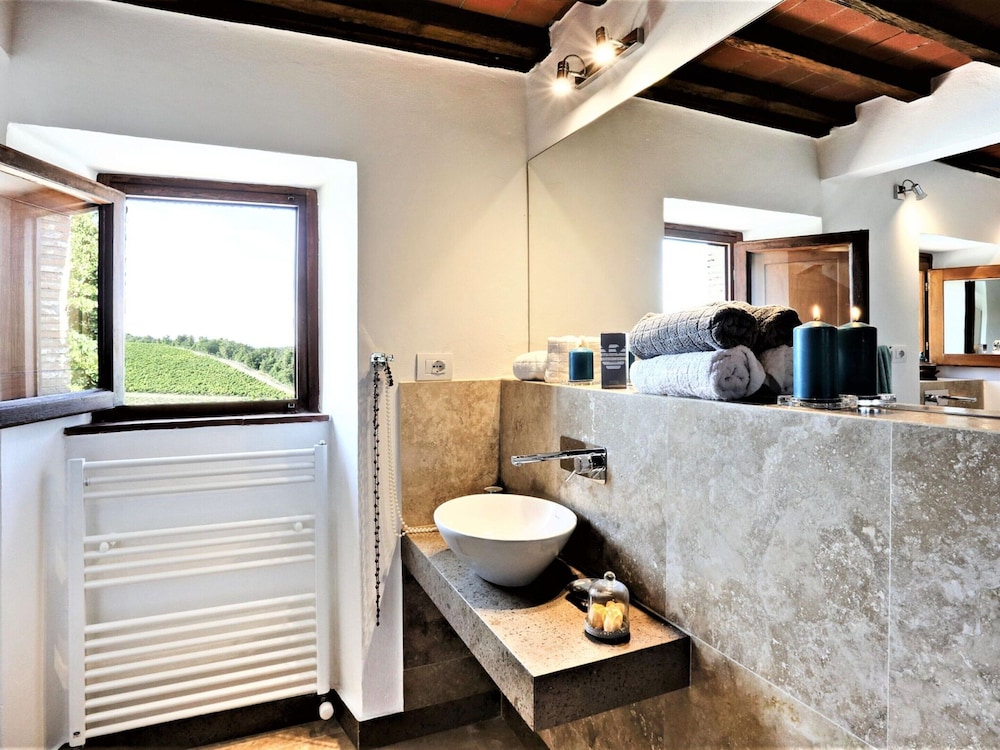 Villa photo 3