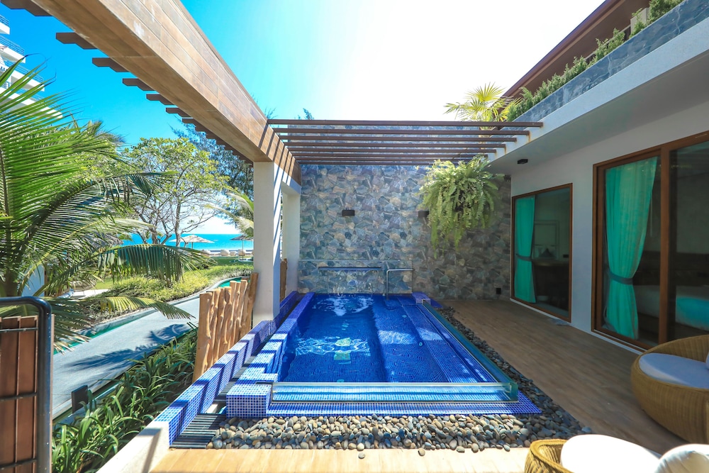 Private Pool Suite photo 2