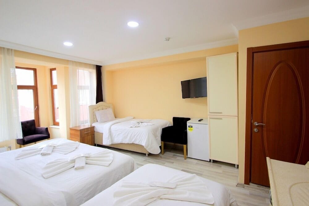 Family Quadruple Room photo 3