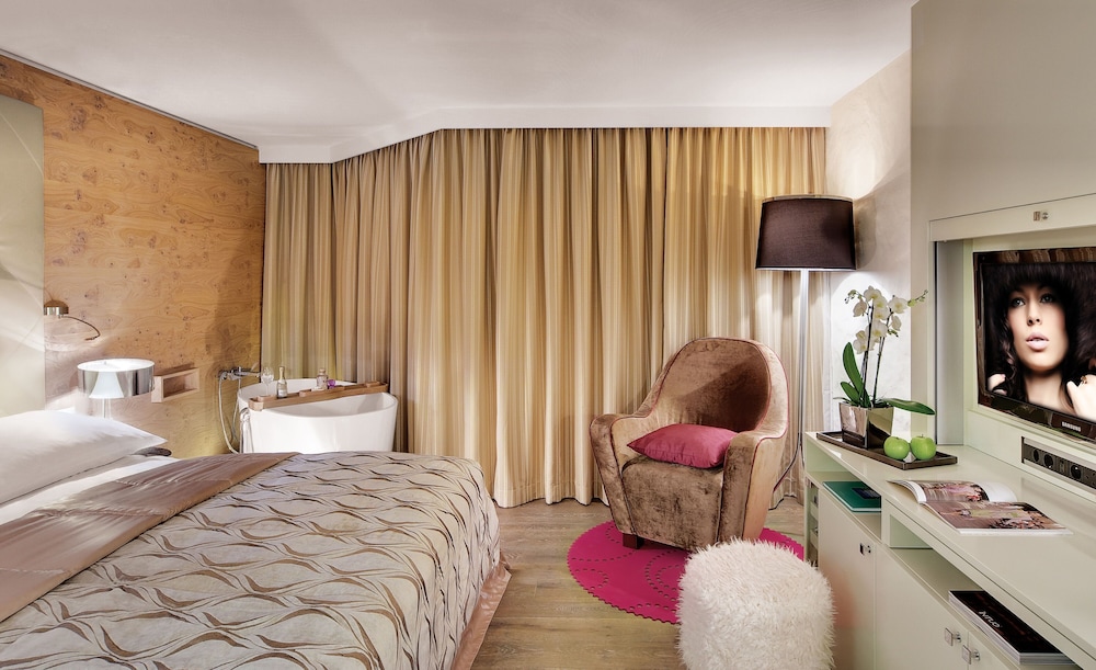 Double Room Small - Photo 3