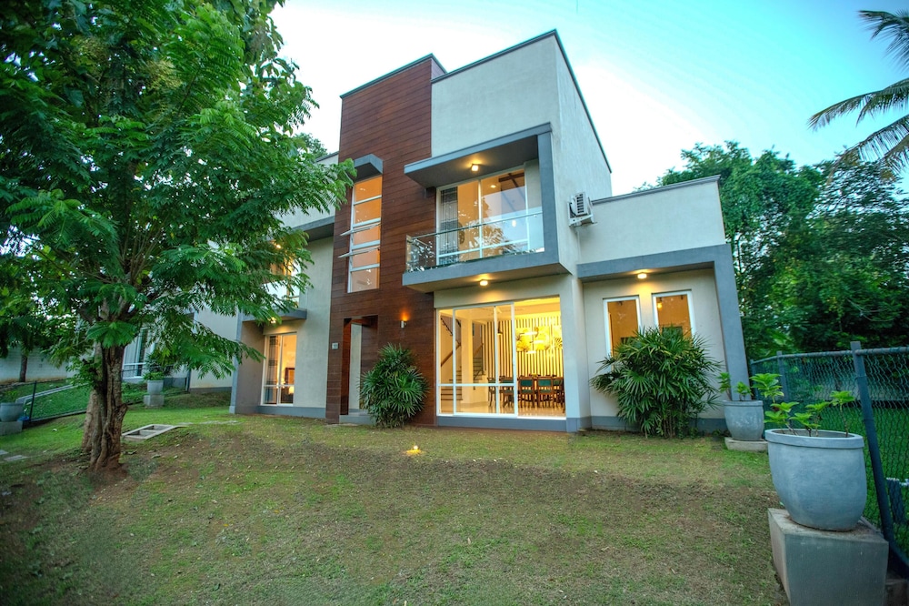 Standard Villa, Garden View