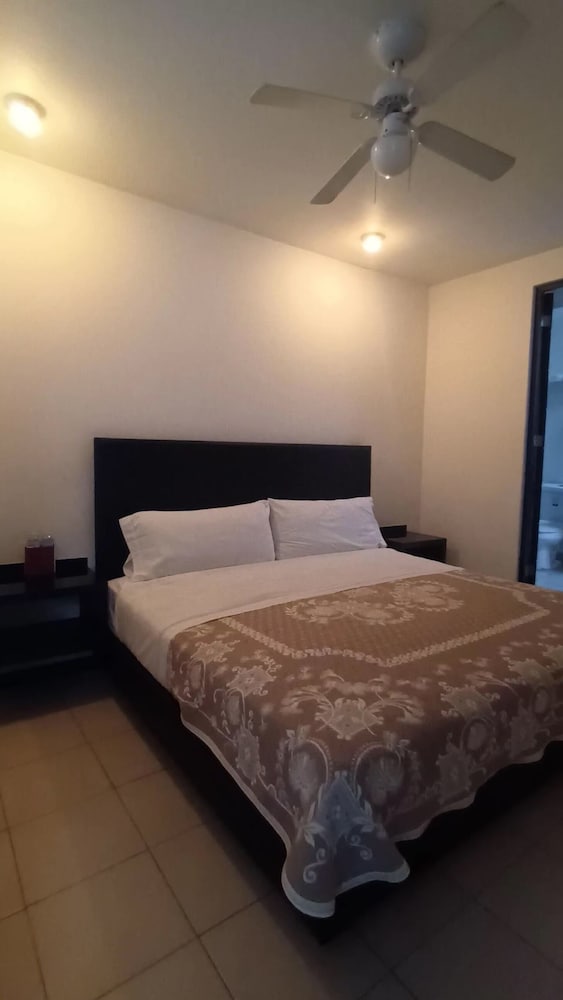 Standard Double Room, 1 King Bed photo 3