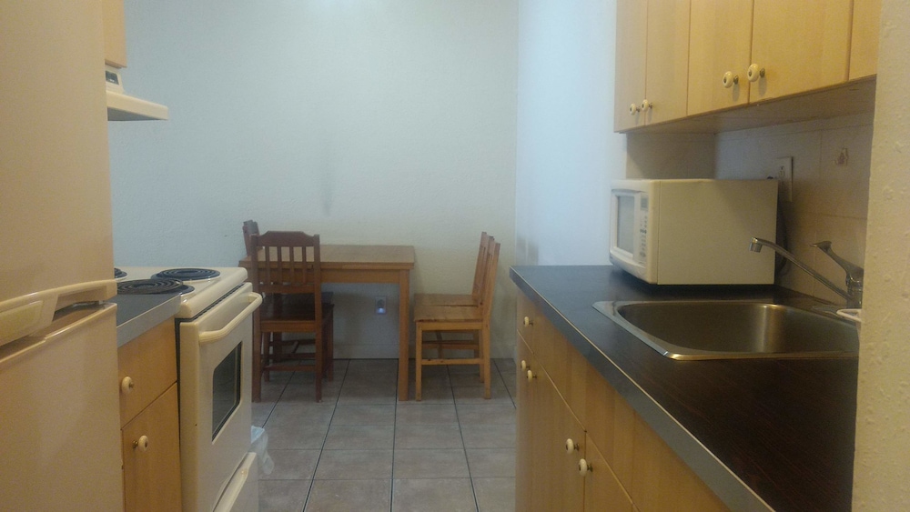 Standard Studio, 1 Queen Bed with Sofa bed, Kitchen, Corner photo 3