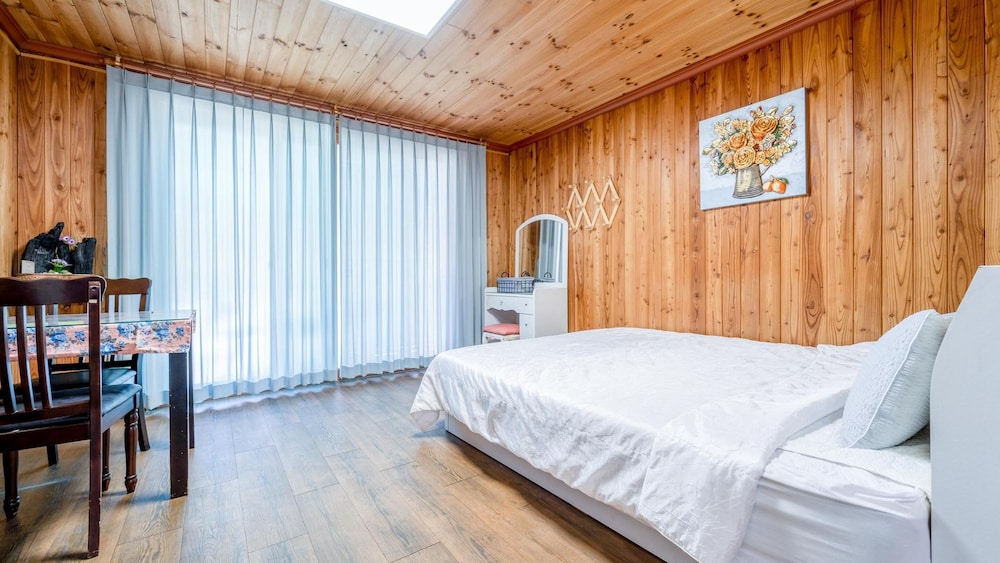 Basic Room, 1 Bedroom (byeolbit)