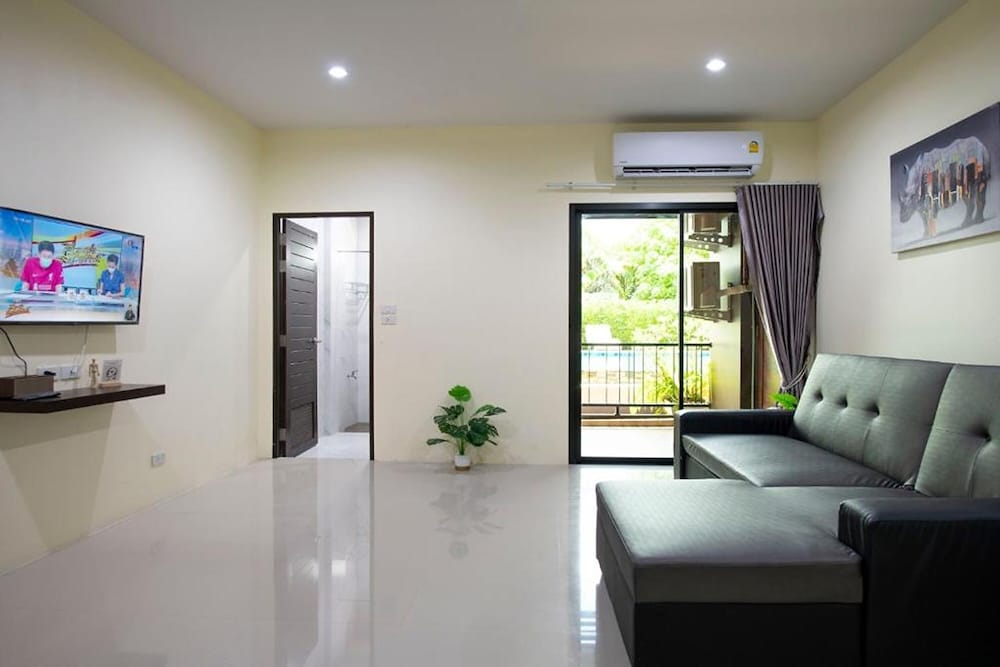 Family Room - Photo 31