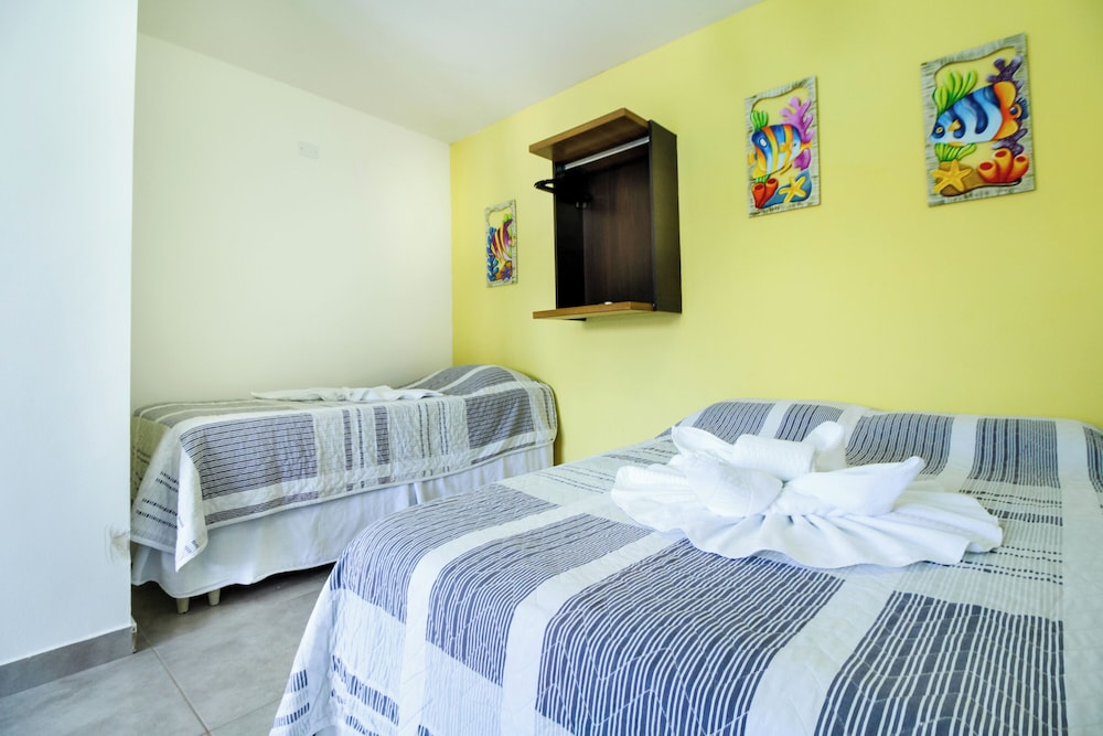 Quarto Triplo com Cozinha Compacta