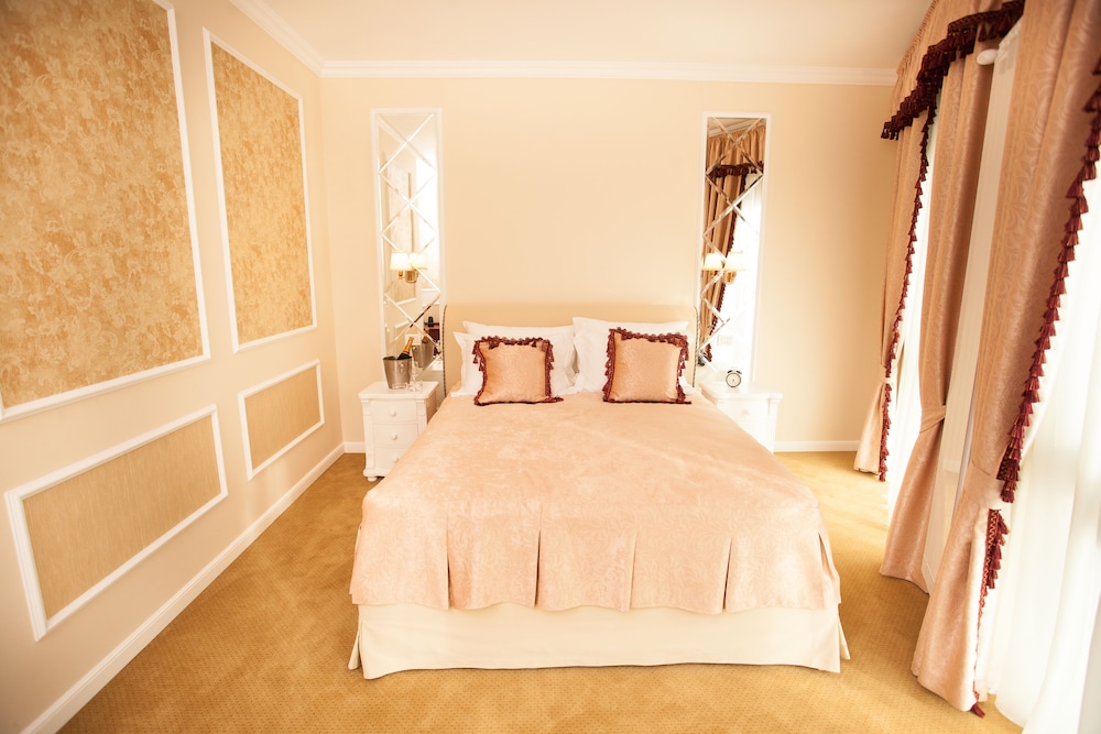 Standard Double Room, City View photo 3