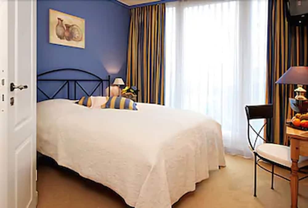 Standard Double Room - Photo 17