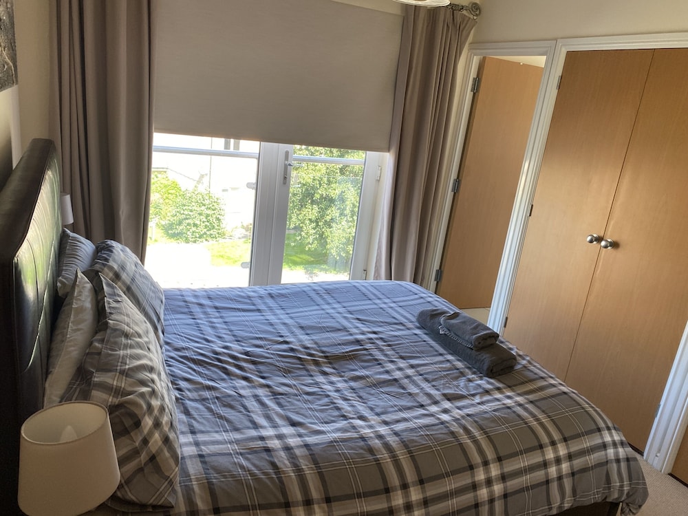 Apartment, Ensuite, River View (75 Skipper Way) photo 3