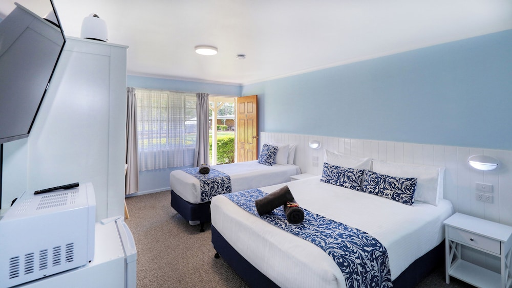 Classic Twin Room