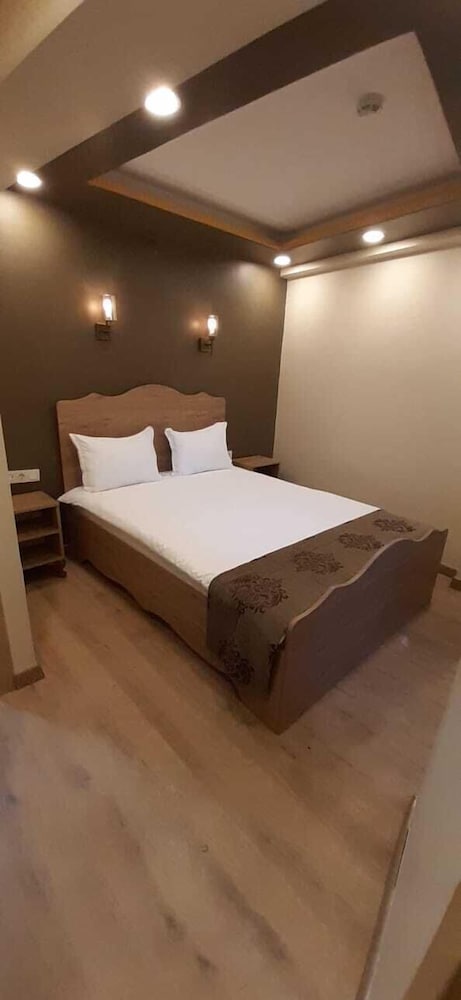 Standard Double or Twin Room photo 1