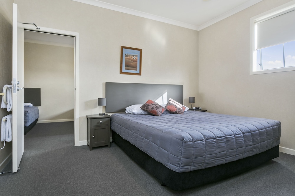 Studio (Two Bedroom Unit) photo 1