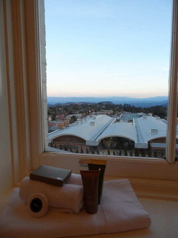 Premier View Room