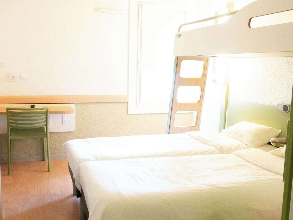 Triple Room, Multiple Beds - Photo 7