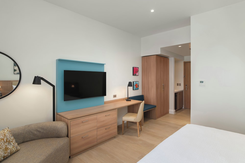 Room, 1 King Bed (Higher Oceanfront View) - Photo 2