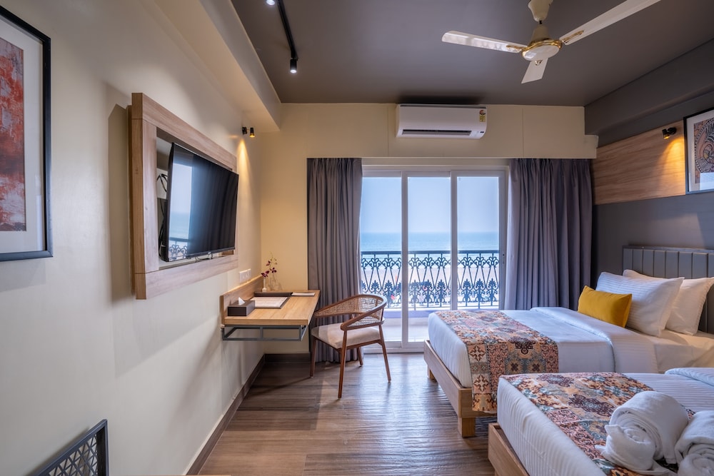 Executive Double Room, Balcony, Sea Facing - Photo 4