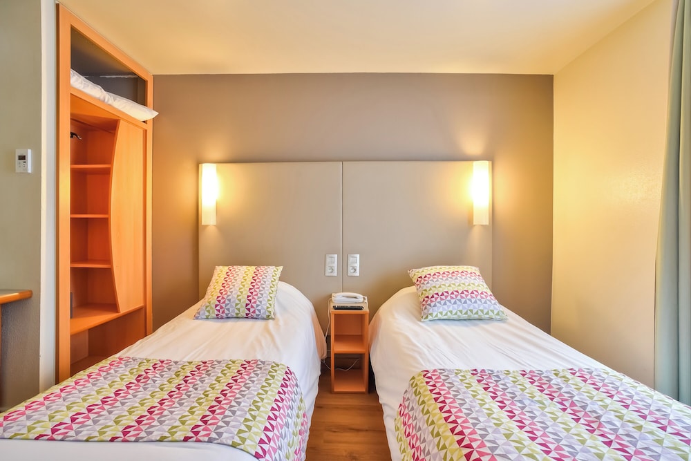 Standard Room, 2 Twin Beds photo 2